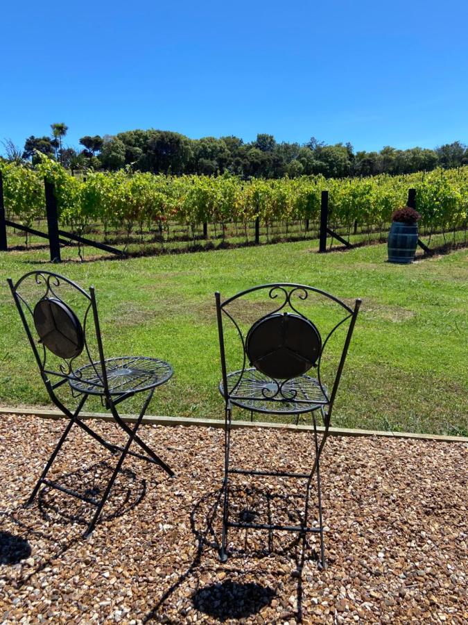 فندق La Bodega Waiheke Island Surfdale المظهر الخارجي الصورة