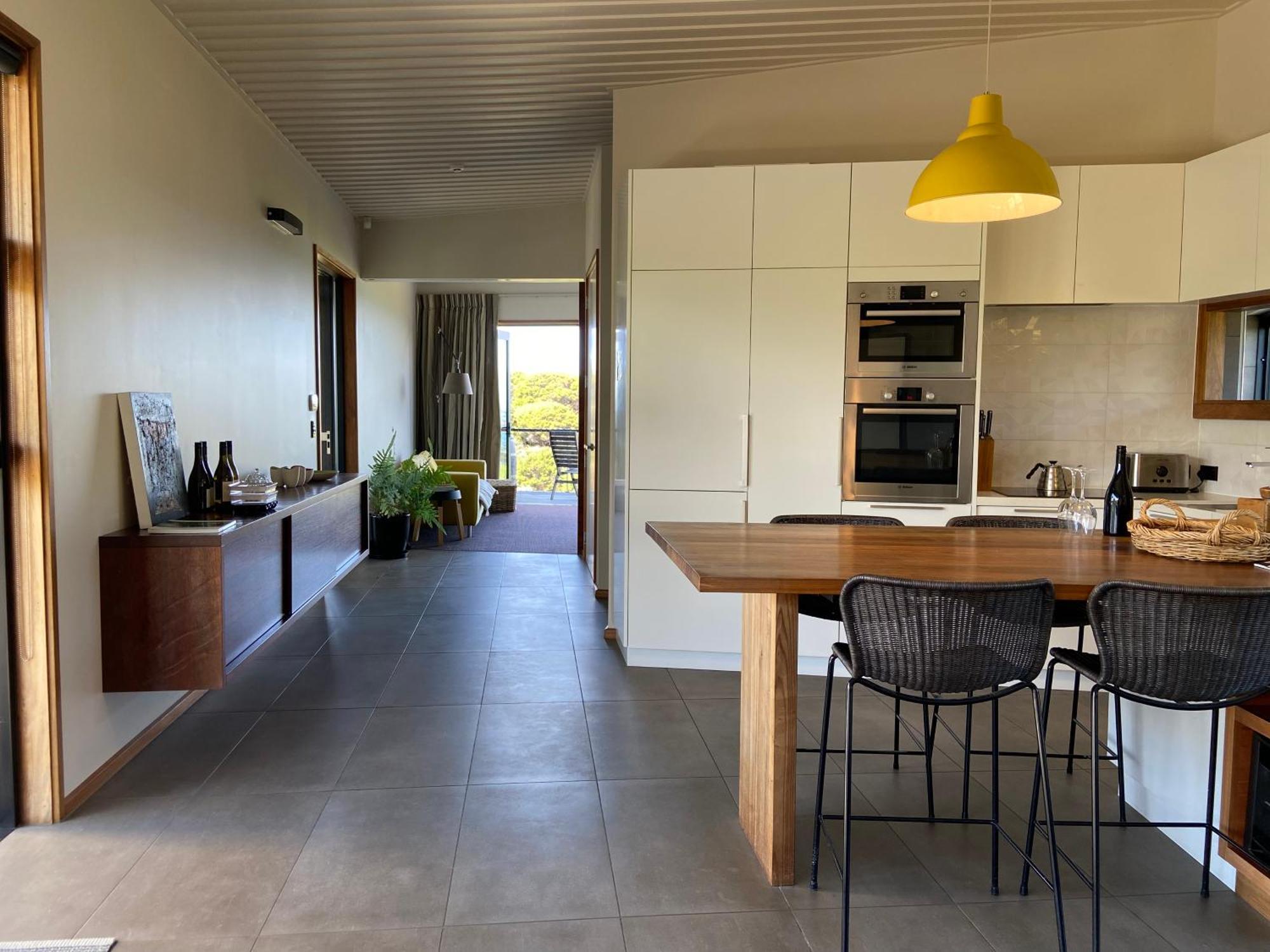 فندق La Bodega Waiheke Island Surfdale المظهر الخارجي الصورة