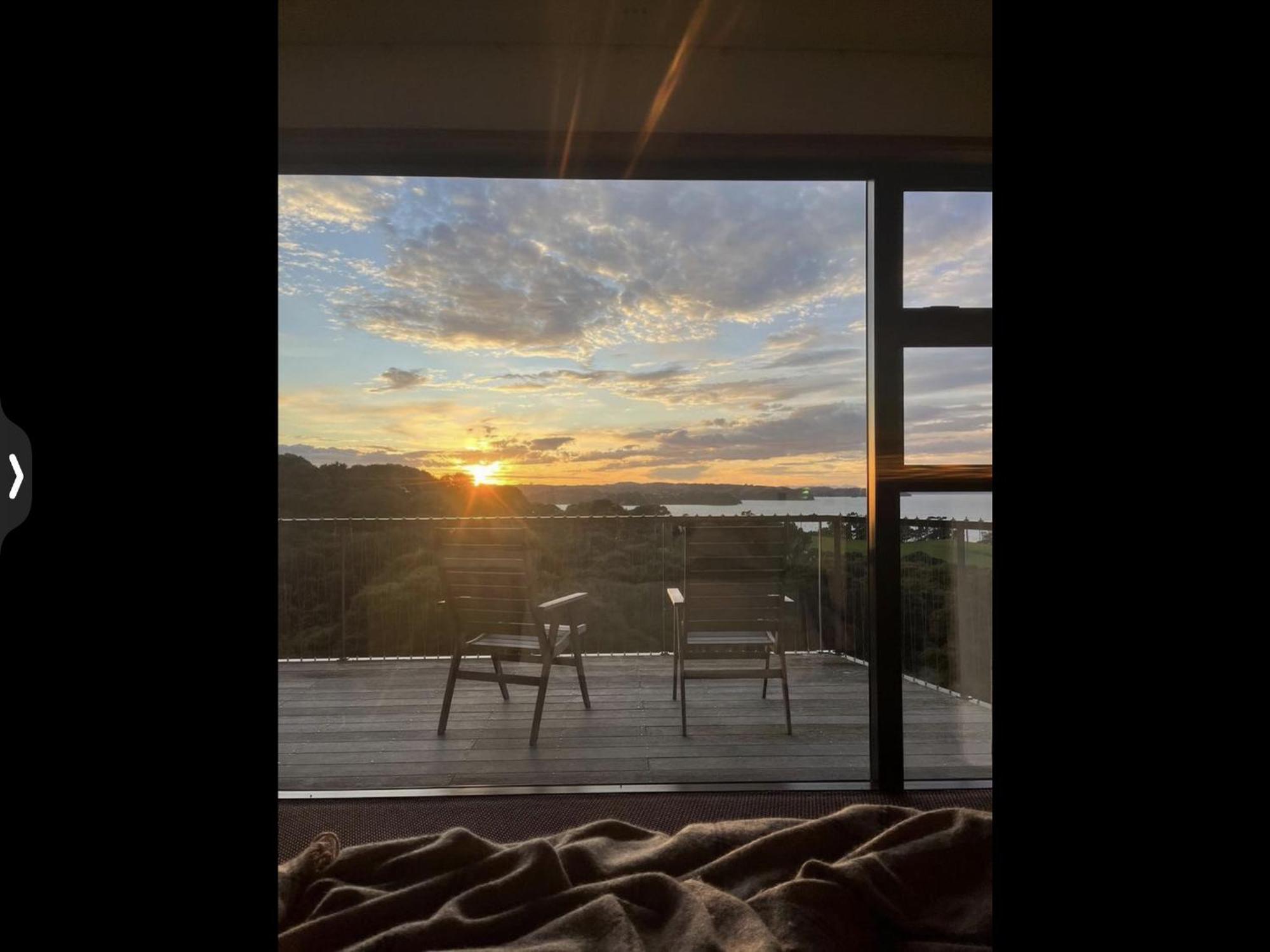 فندق La Bodega Waiheke Island Surfdale المظهر الخارجي الصورة