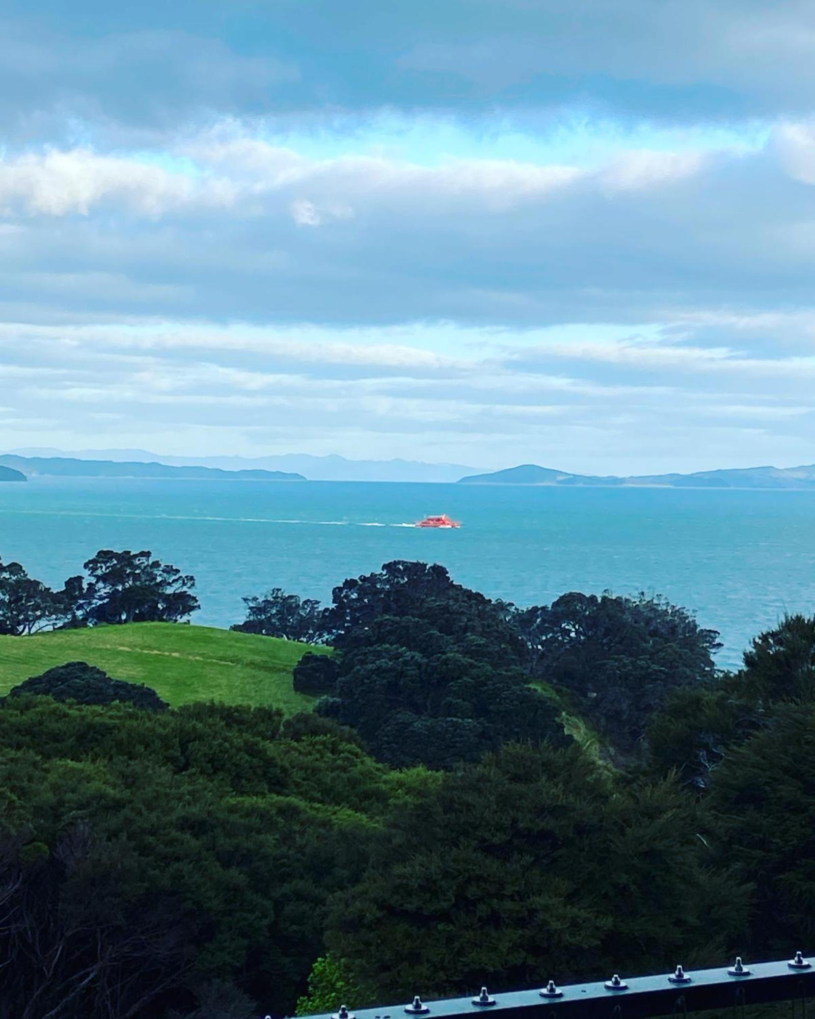 فندق La Bodega Waiheke Island Surfdale المظهر الخارجي الصورة