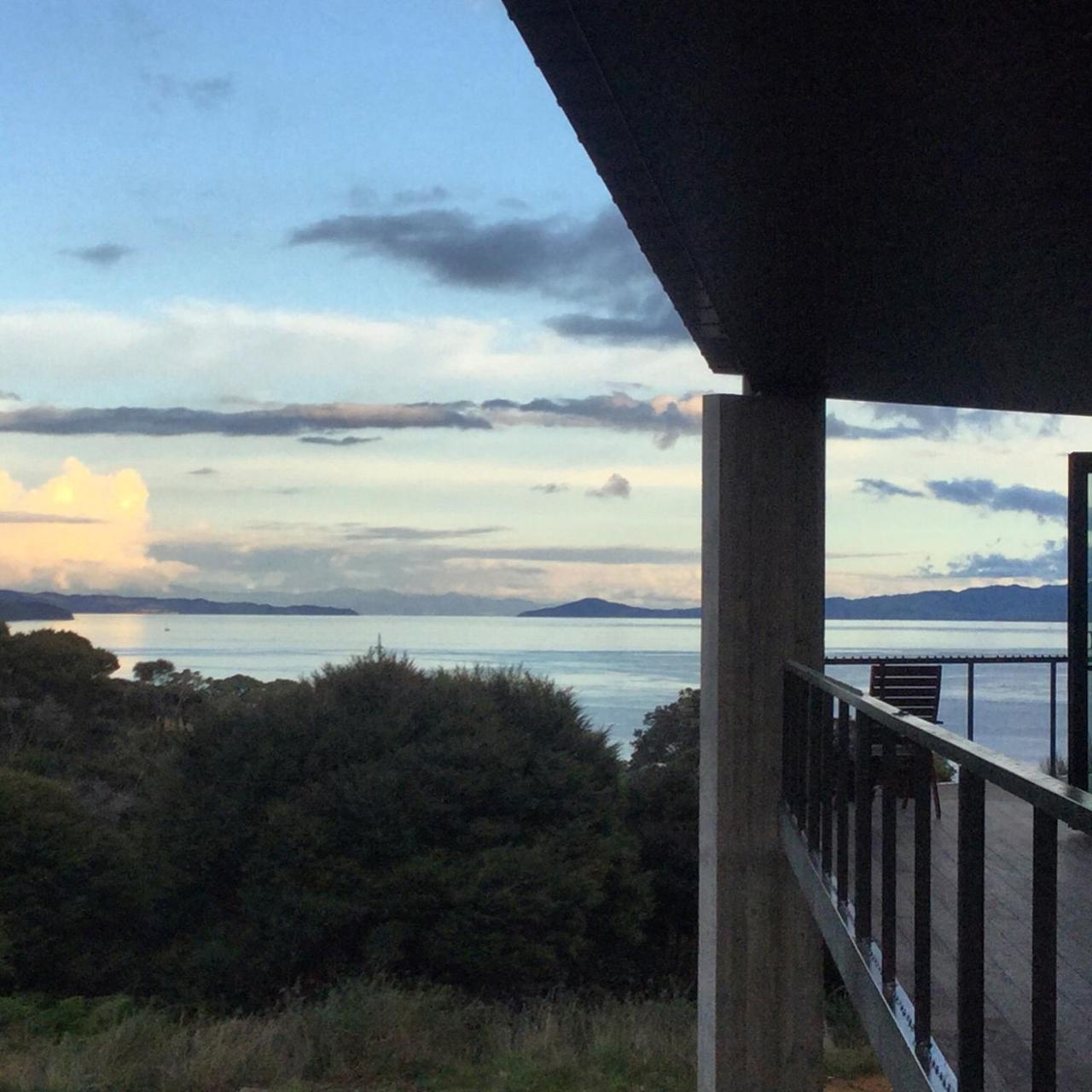 فندق La Bodega Waiheke Island Surfdale المظهر الخارجي الصورة